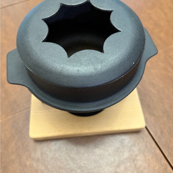 Original Swiss Black Fondue Set with Wooden Base - Picture 5 of 8